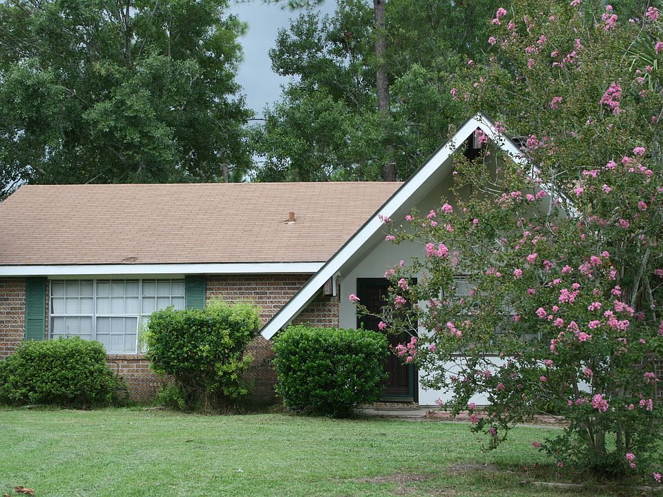 1st image of 119 Goldenwood Dr