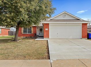 110 Palomino Ln, Krum, TX 76249