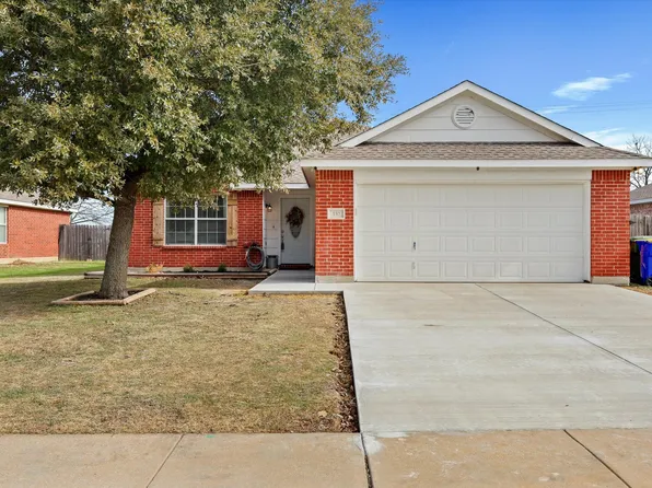 110 Palomino Ln, Krum, TX 76249