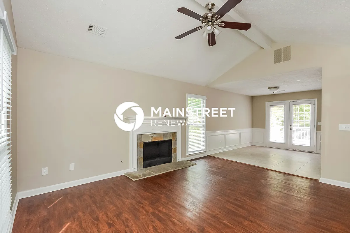 Living Room - 1062 Plantation Blvd SE