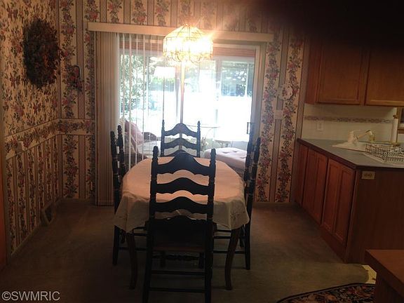 5th image of 1170 Wintergreen Dr