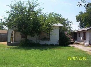 405 Avenue C, Electra, TX 76360