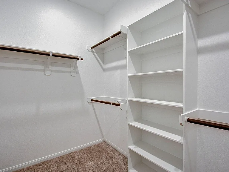 18572 Meadow Point Ln — Photo 35