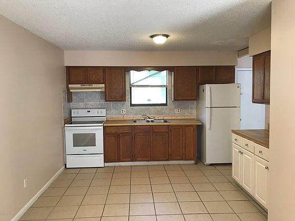 5th image of 7121 Alton Ave
