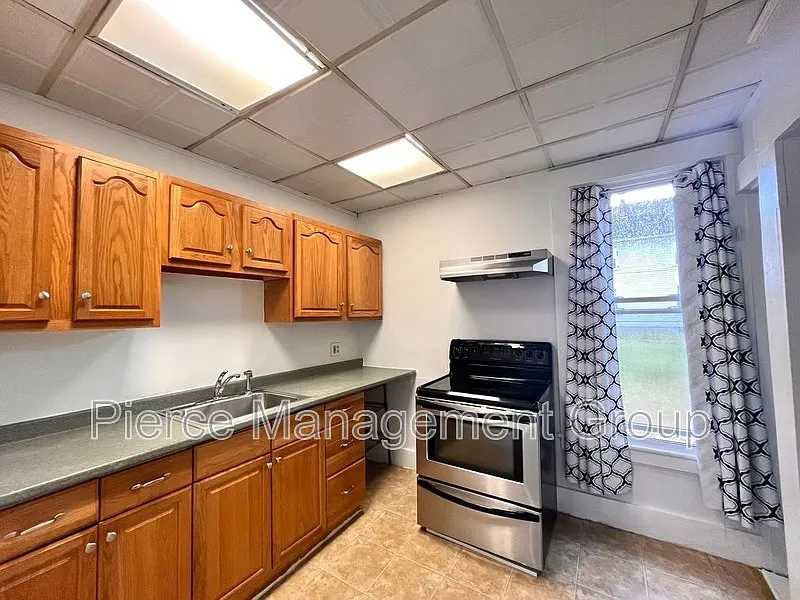 2 bed, 1.0 bath, 876 sqft, $2,150 — Photo 2