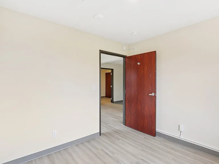 Woodland Flats Apartments — Photo 65