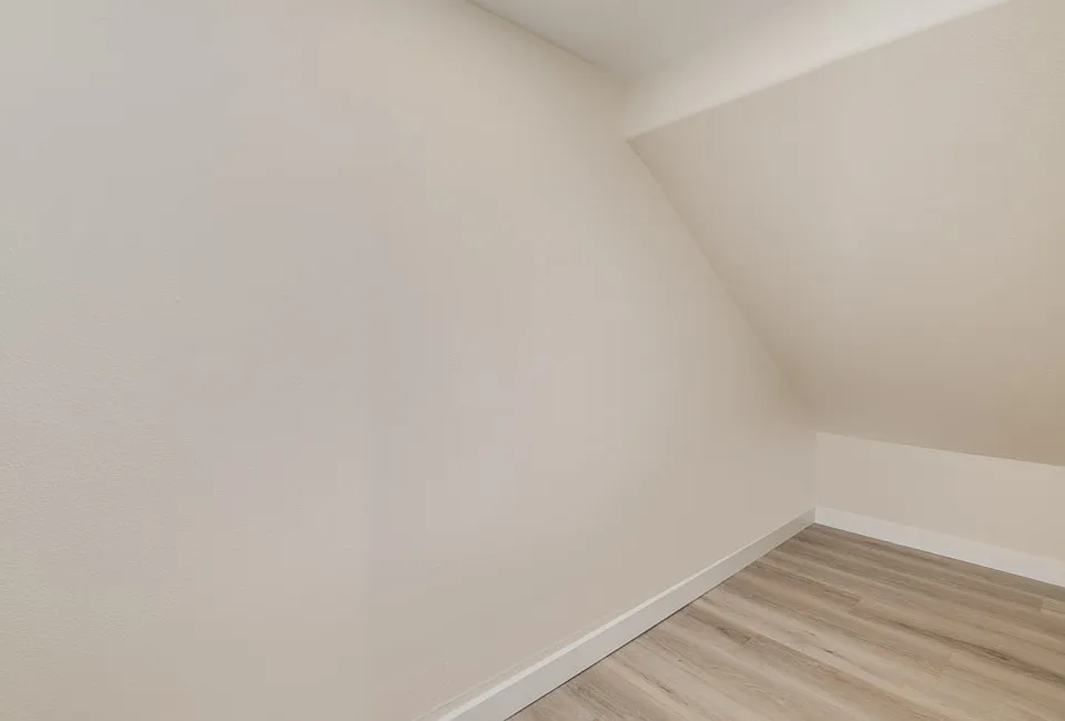 726 N Coast Highway 101 #1