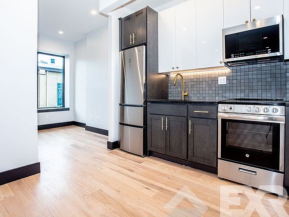 2nd image of 112 16th St #2B