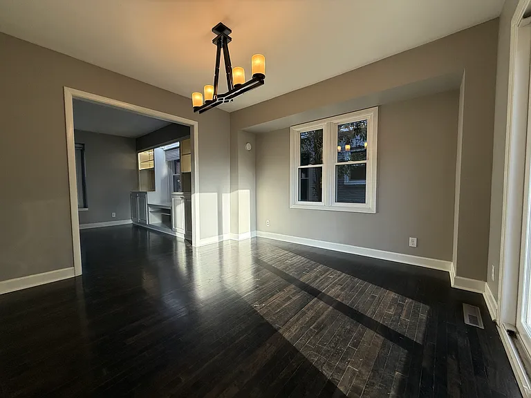 5577 N Kent Ave — Photo 8
