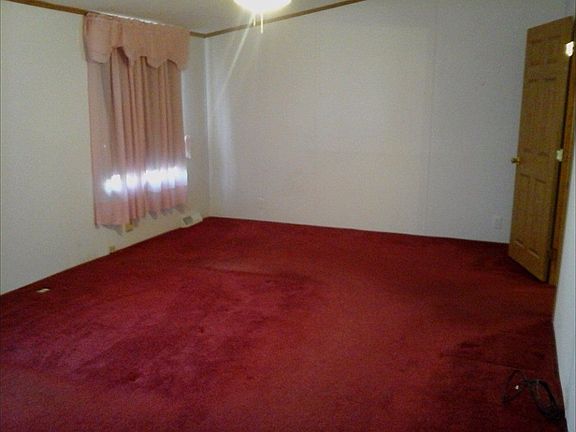 2nd bedroom/walkin closet