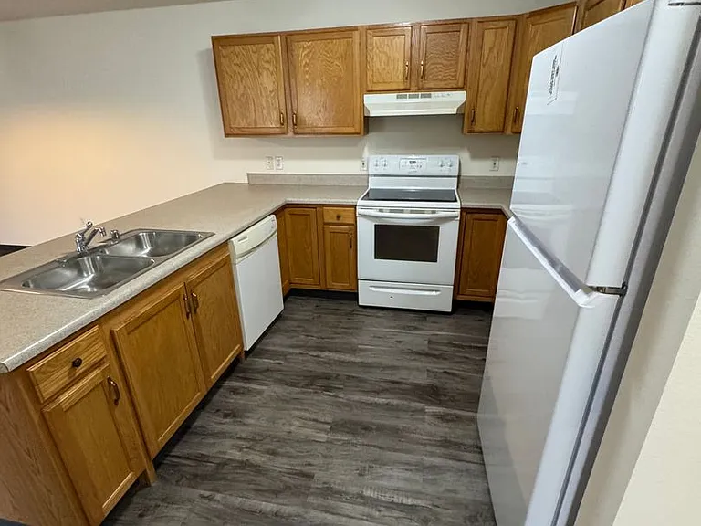 90 E Gridley Ave — Photo 83