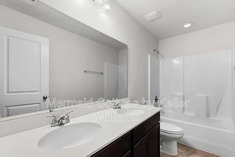 3 bed, 2.5 bath, 1822 sqft, $2,500 — Photo 4