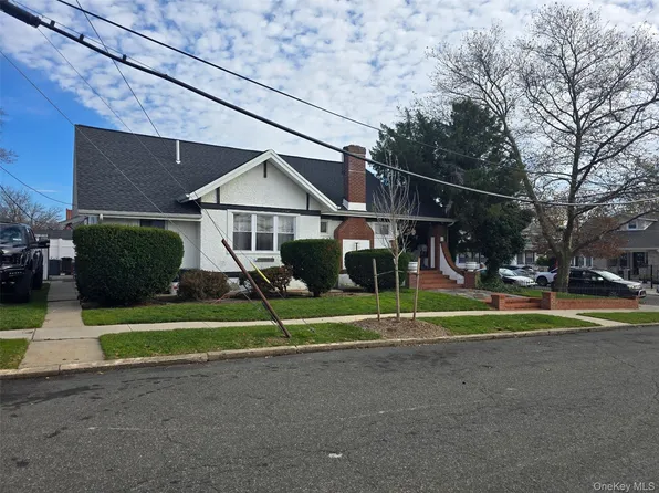 19201 110th Road, Saint Albans, NY 11412