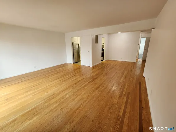 2 Cook Close #2, Ridgefield, CT 06877