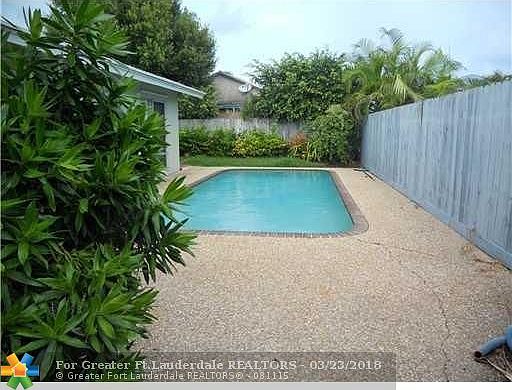 3rd image of 1637 NE 34th Ln