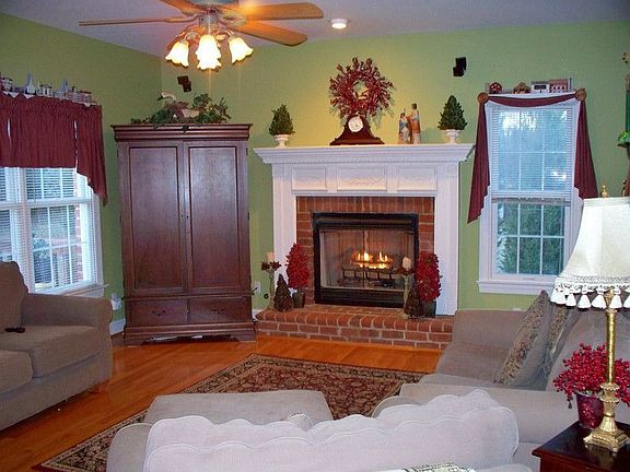 4th image of 805 Lake Vista Dr