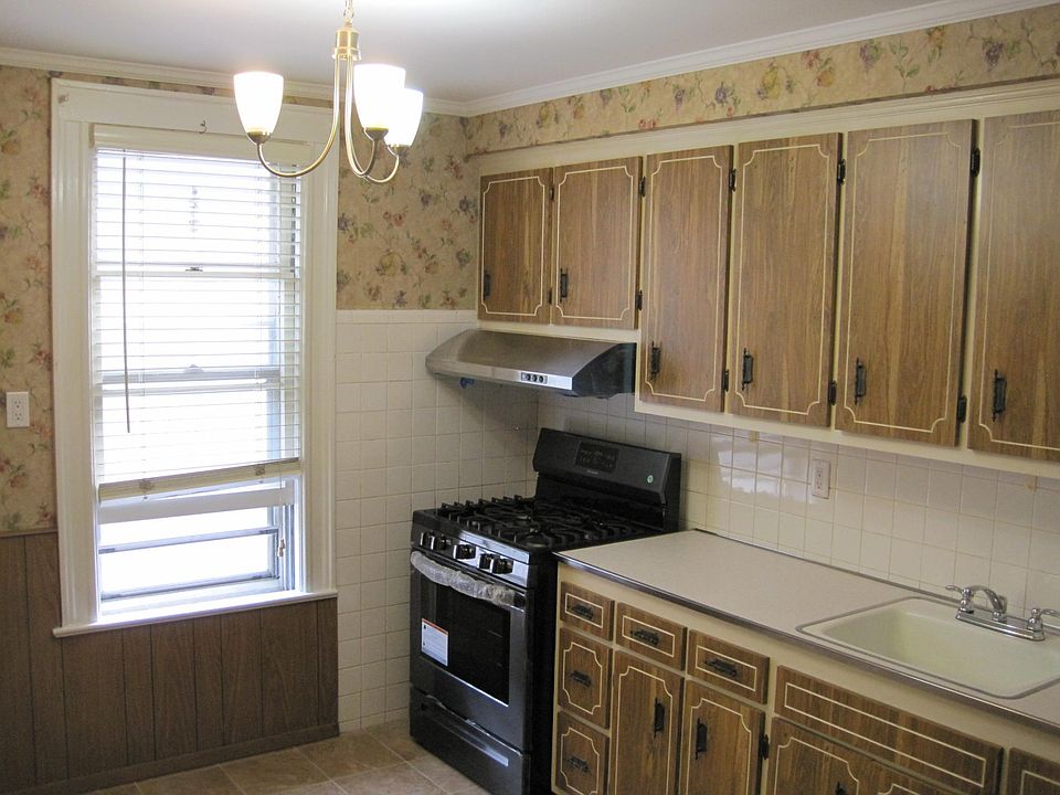 1st image of 8306 10th Ave Fl 2