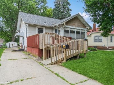 3617 E 8th St, Des Moines, IA, 50316