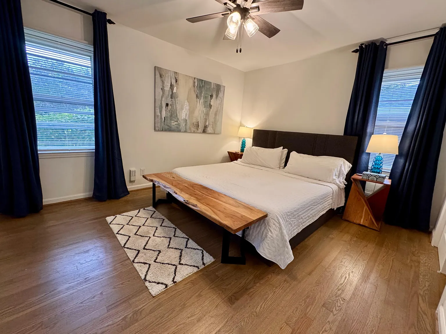 3 bed, 2.0 bath, 1465 sqft, $1,815 — Photo 3