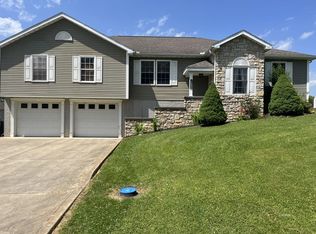 16977 S Poplar Dr, Glouster, OH