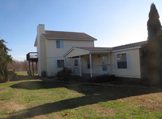 43870 249th Ave, Pittsfield, IL 62363
