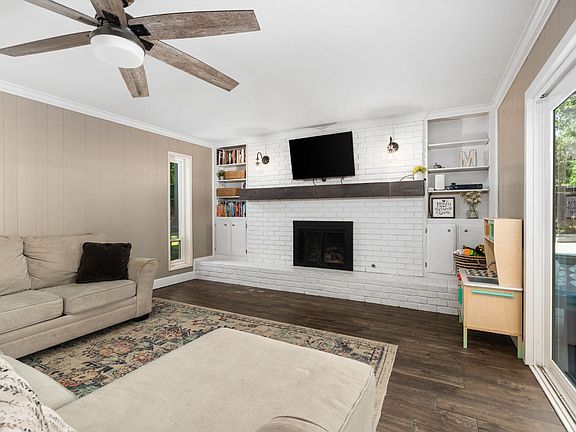 4th image of 1324 W Fremont Ave