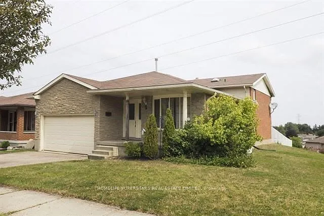 2 Hoddle Cres