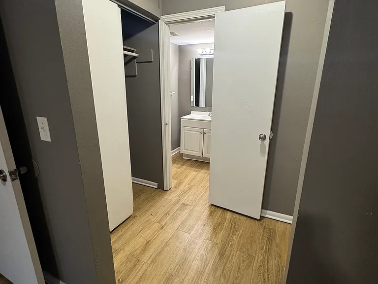2915 Freeman Ave — Photo 7