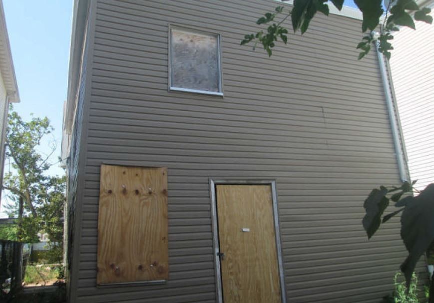 2nd image of 169 Sussex Ave