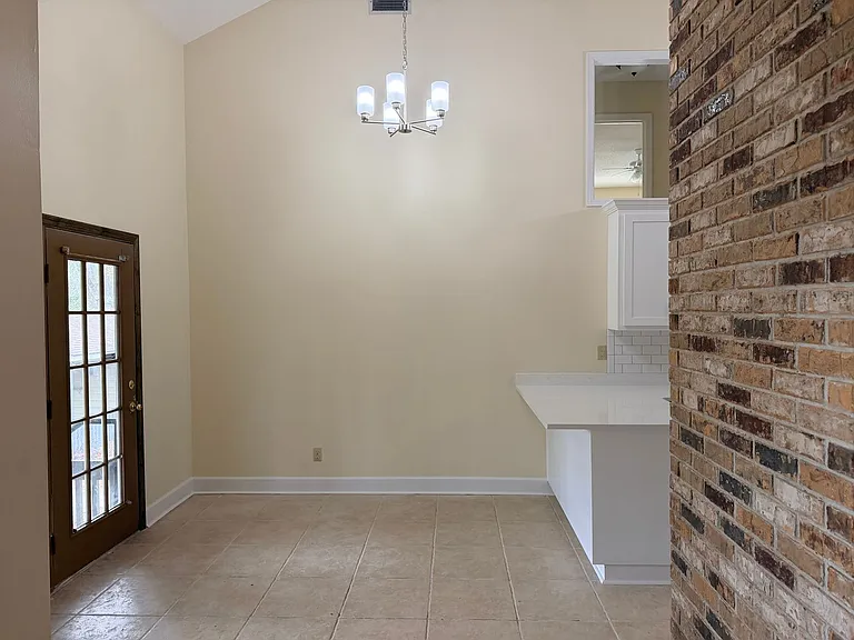 2124 Northwood Cir — Photo 63