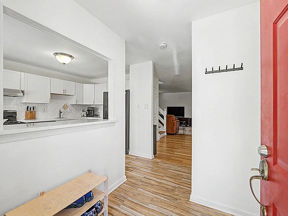 4th image of 4912 Tulip Tree Pl #94