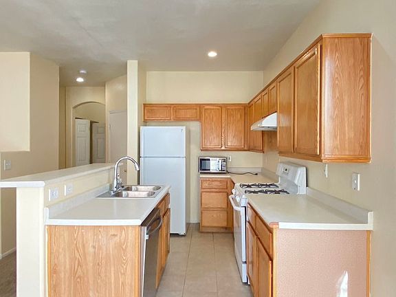 3rd image of 5855 Lee Fairy Ct