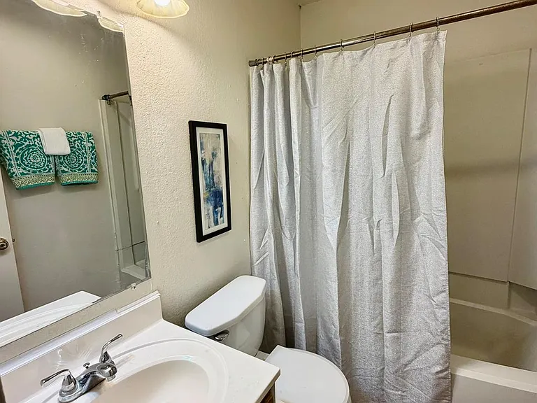 402 Hedgewood Dr #C — Photo 11