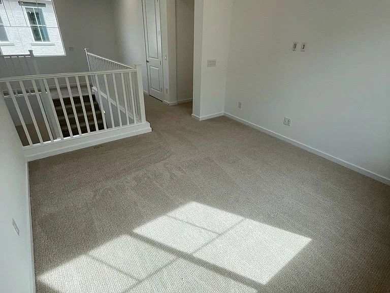 2449 W Rowel Rd — Photo 11