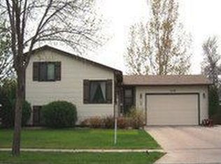 2208 25th Ave S, Fargo, ND 58103