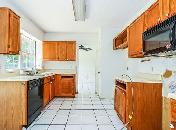 5th image of 102 Juniper Dr