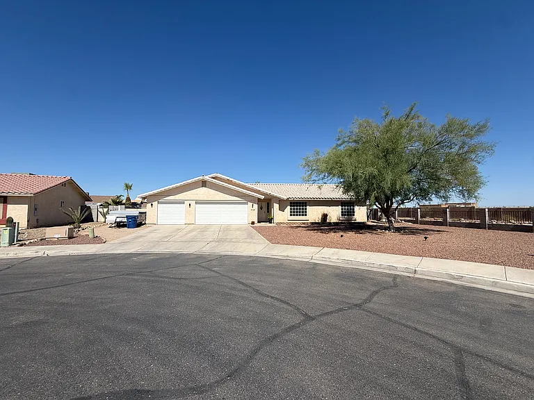 4028 S Sagebrush Ave — Photo 3
