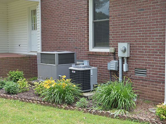 Two heatpumps, one per floor