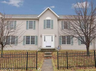 917 E Shelbourne Dr, Normal, IL 61761