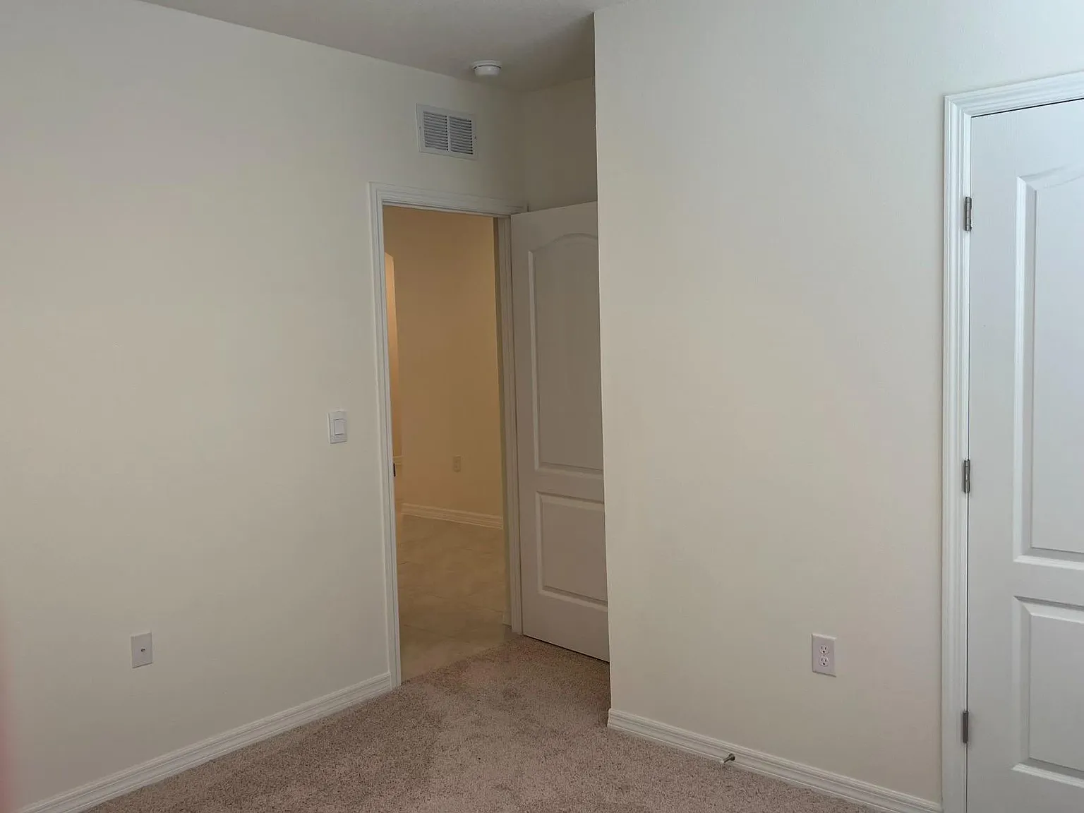 4 bed, 1828 sqft, $2,200 — Photo 3