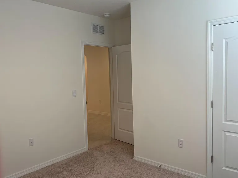 528 Boardwalk Ave — Photo 3