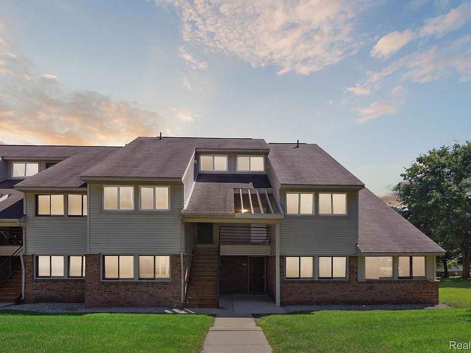 1st image of 2818 Davison Ave
