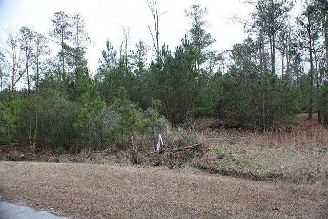 2nd image of 89 & 89A Breakwater Drive