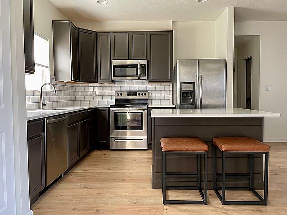 4th image of 1367 W Wyndstone Way