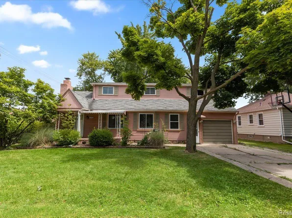 21515 Shady Lane Ave, Saint Clair Shores, MI 48080