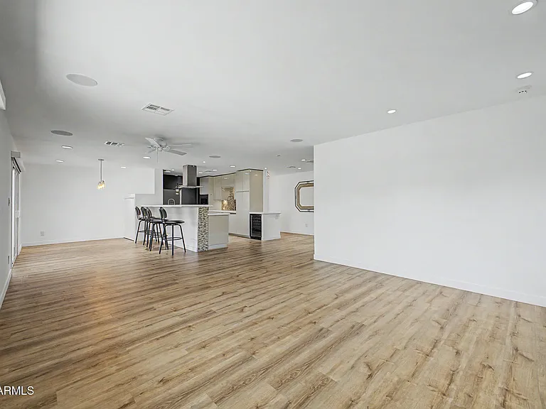 8219 E Valley View Rd — Photo 9