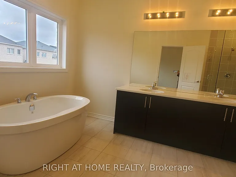 10 Northern Breeze Cres — Photo 14