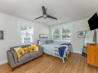 137 E 65th St STUDIO 1, Savannah, GA 31405