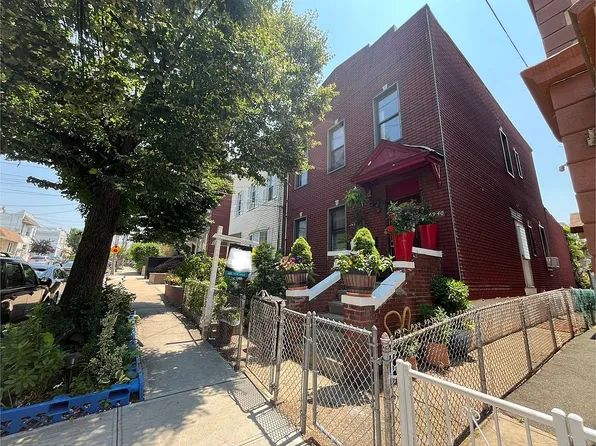 5940 56th Dr, Maspeth, NY 11378