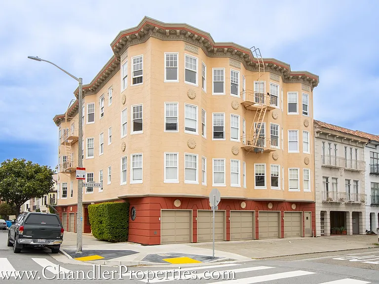2300 Bay St — Photo 12